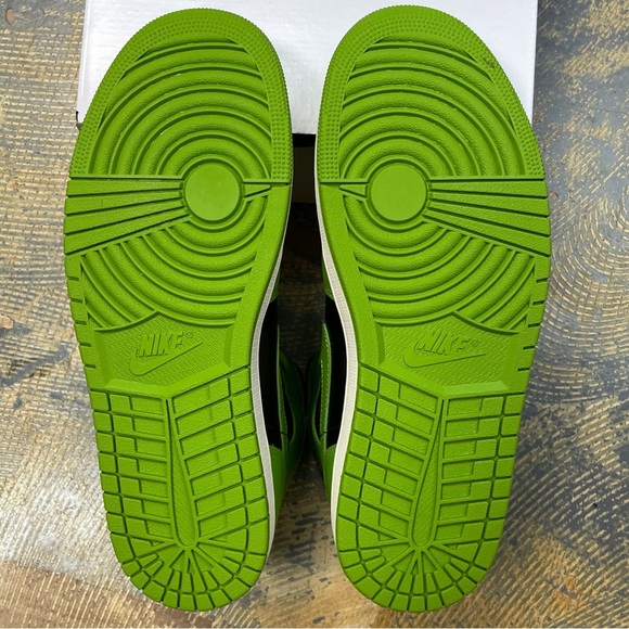 Air Jordan 1 Mid Retro Altitude Green BQ6472-031 WMNS Black - Picture 10 of 11